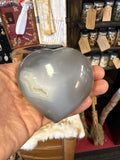 Cœur d'agate avec petite géode quartz
