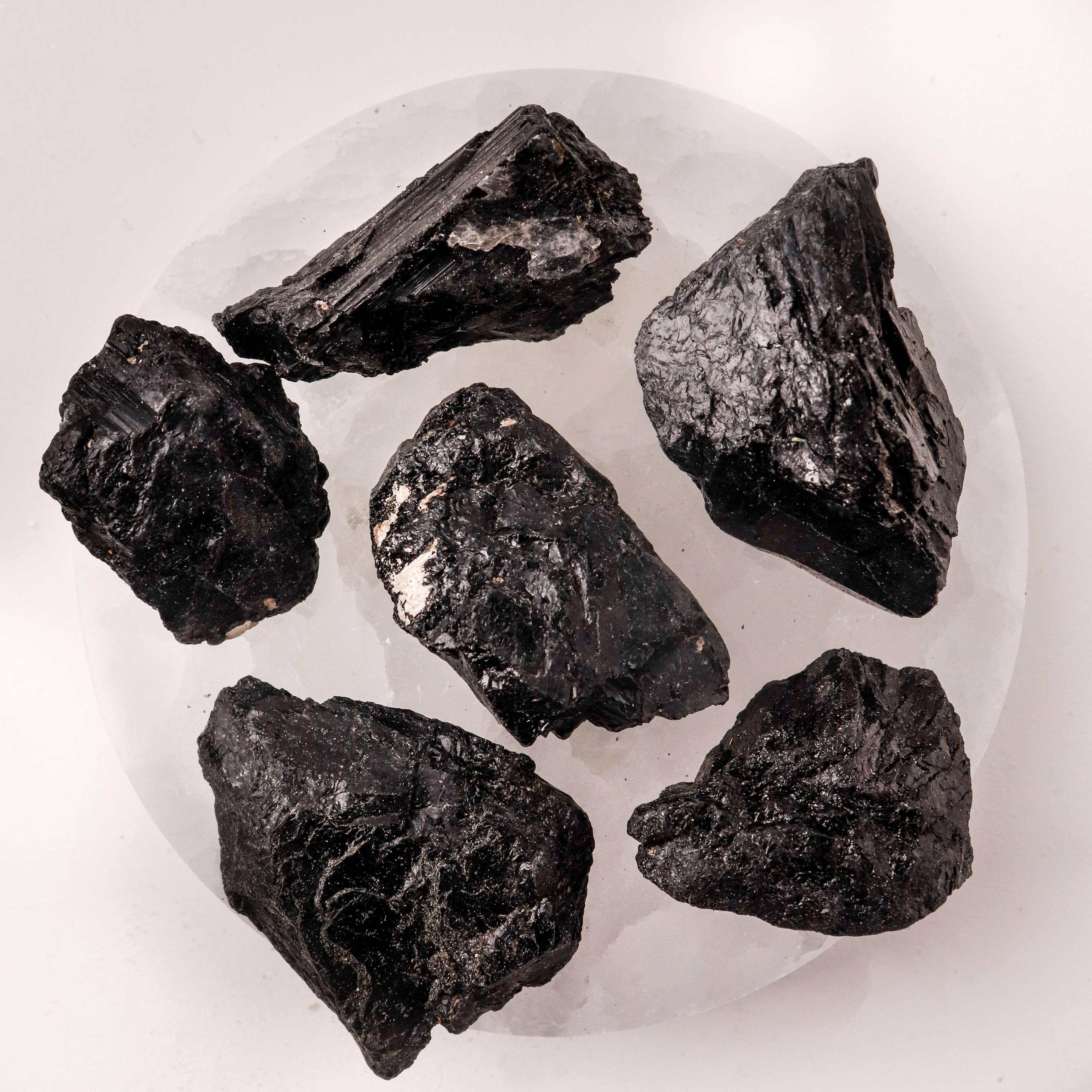 Pierres précieuses de tourmaline noire