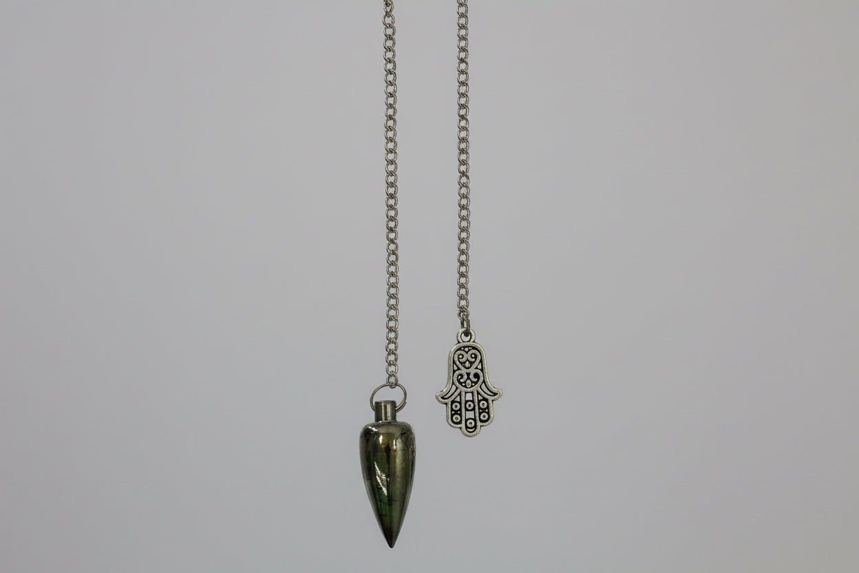 Pendule en nickel/Fatima Hand | Oracle | Kheops International inc ...