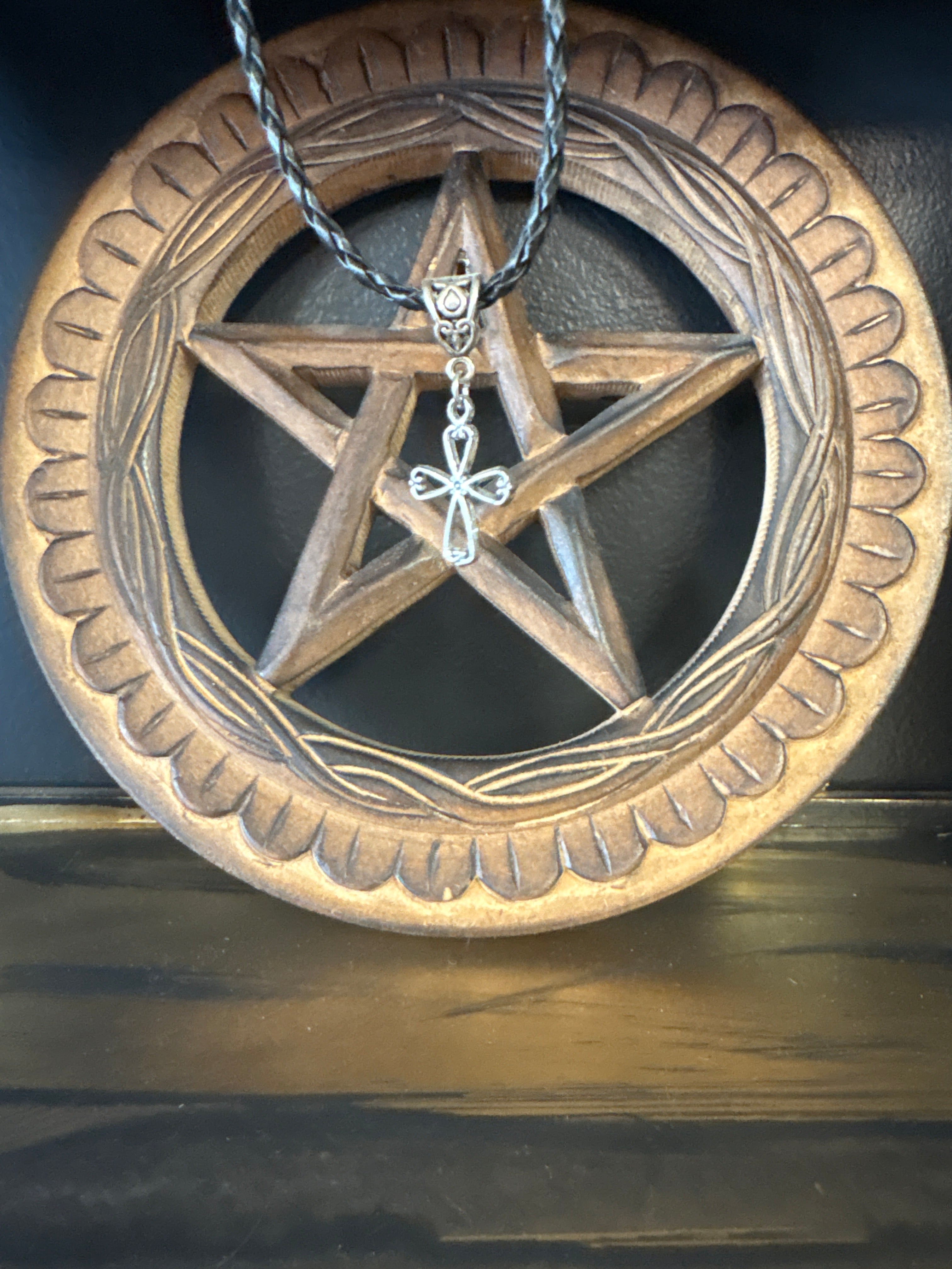 Collier en croix