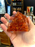 Pyramide orgonite de cornaline
