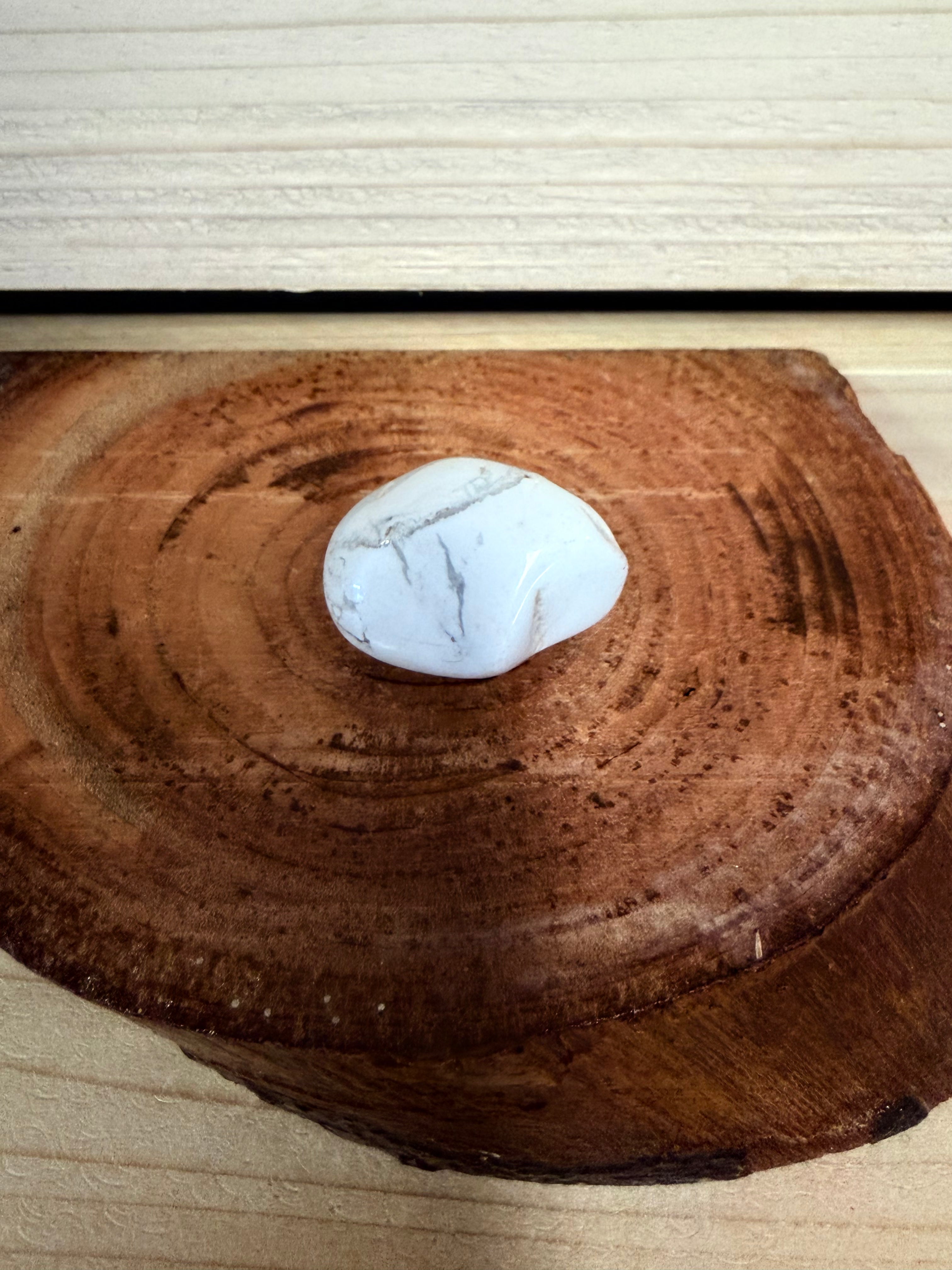 Pierre roulé- Howlite