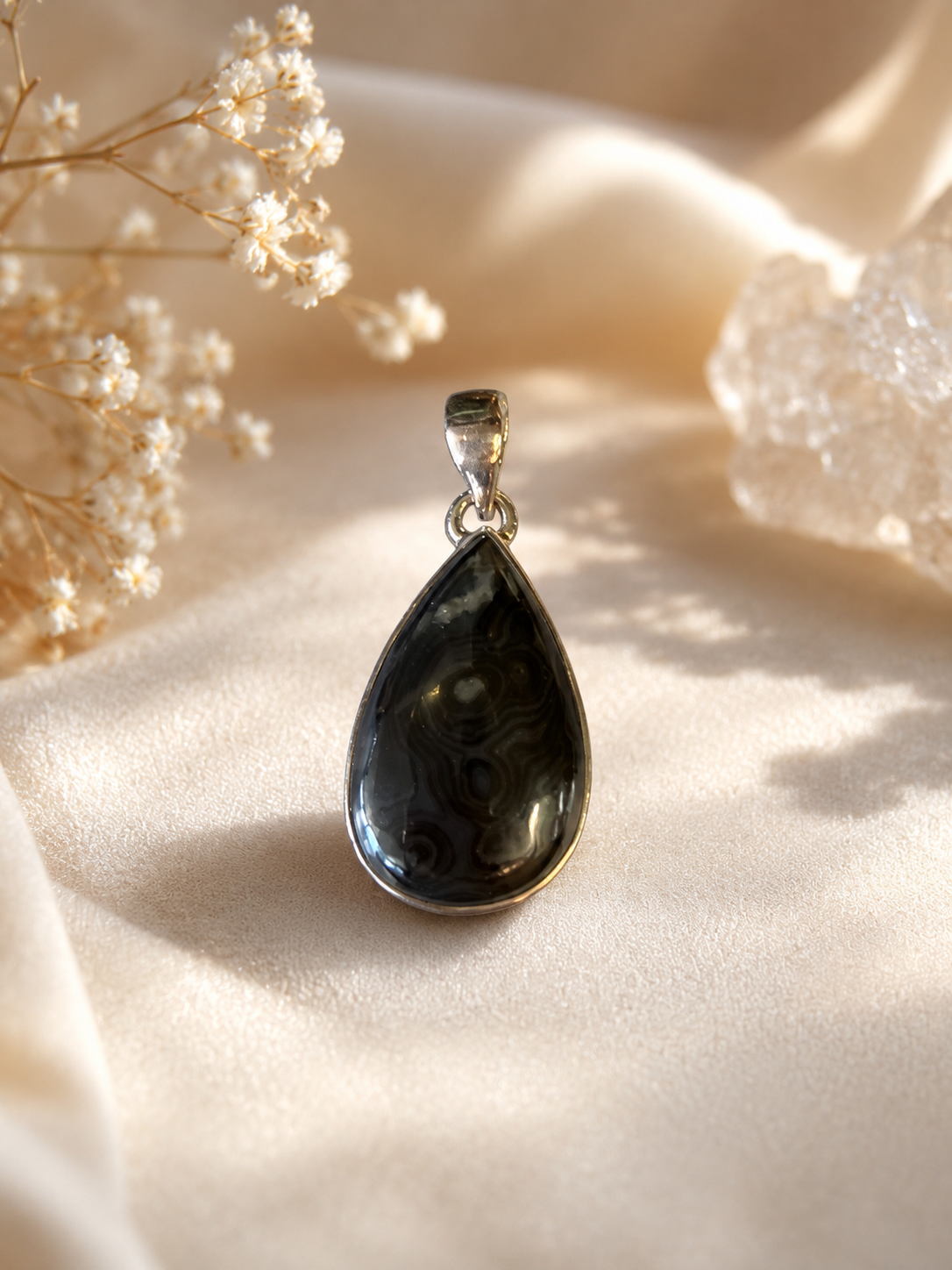 Pendentif Merlinite