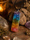 Pendentif dorgonite rectangulaire avec pierre des sept chakras