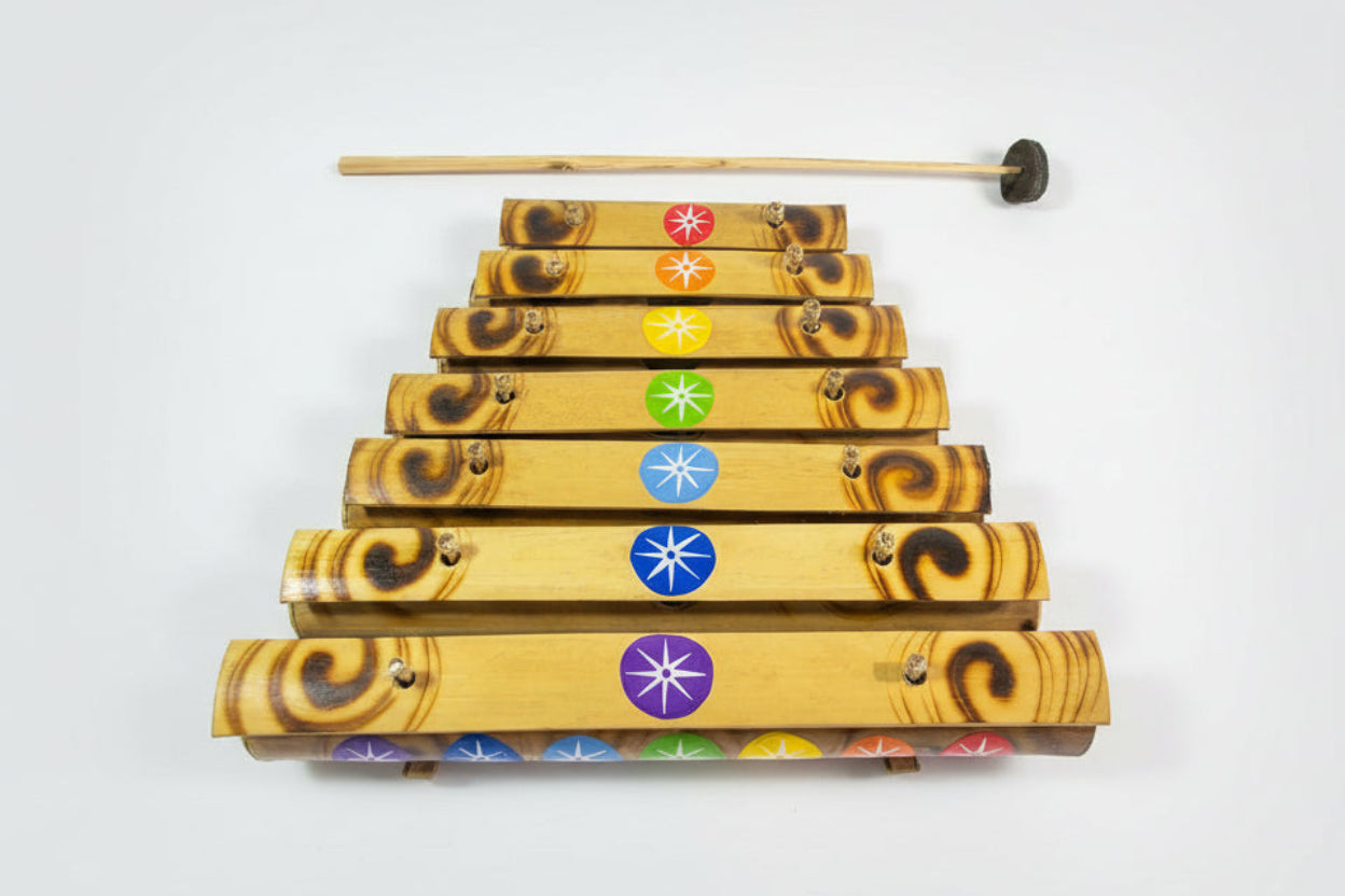 Xylophone en bambou peint à la main Chakras 11"X13"